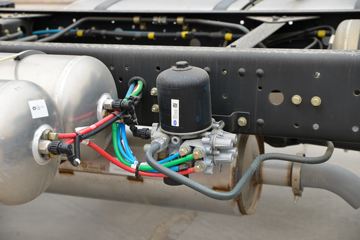 һ����� J6L�п� ������ ��ͨ�� 260���� 4X2 6.75��AMT�Զ�����դʽ�ػ���(����)(CA5170CCYP62K1L4A2E6)ͼƬ