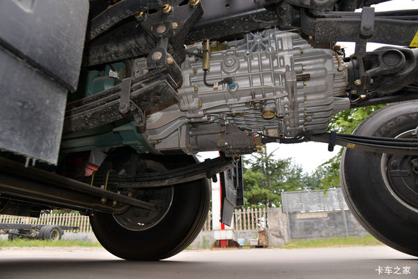 购解放J6P载货车 享高达2.888万优惠