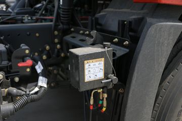 һ����� J6L�п� ������2.0 220���� 4X2 6.75�ײ�դʽ�ػ���(����)(CA5180CCYP62K1L4E6)ͼƬ