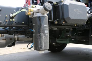 һ����� J6L�п� ������2.0 220���� 4X2 6.75�ײ�դʽ�ػ���(����)(CA5180CCYP62K1L4E6)ͼƬ