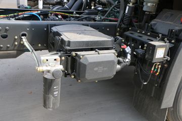 һ����� J6L�п� ������2.0 220���� 4X2 6.75�ײ�դʽ�ػ���(����)(CA5180CCYP62K1L4E6)ͼƬ