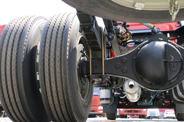 һ����� J6L�п� ������2.0 220���� 4X2 6.75�ײ�դʽ�ػ���(����)(CA5180CCYP62K1L4E6)ͼƬ