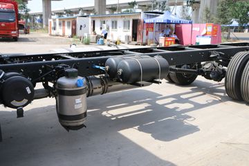 һ����� J6L�п� ������2.0 220���� 4X2 6.75�ײ�դʽ�ػ���(����)(CA5180CCYP62K1L4E6)ͼƬ