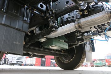 һ����� J6L�п� ������2.0 220���� 4X2 6.75�ײ�դʽ�ػ���(����)(CA5180CCYP62K1L4E6)ͼƬ