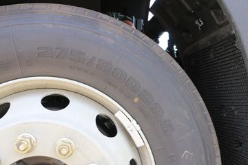 һ����� J6L�п� ������2.0 220���� 4X2 6.75�ײ�դʽ�ػ���(����)(CA5180CCYP62K1L4E6)ͼƬ