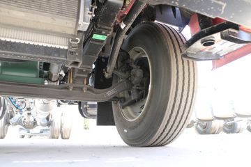 һ����� J6L�п� ������2.0 220���� 4X2 6.75�ײ�դʽ�ػ���(����)(CA5180CCYP62K1L4E6)ͼƬ