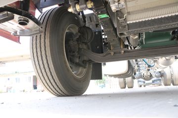 һ����� J6L�п� ������2.0 220���� 4X2 6.75�ײ�դʽ�ػ���(����)(CA5180CCYP62K1L4E6)ͼƬ