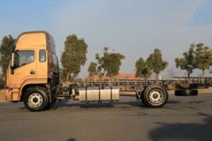 江淮 德沃斯T9 220马力 4X2 6.8米排半畜禽载货车(国六)(HFC5181CCQB80K1E2S) 江淮 德沃斯T9 220马力 4X2 6.8米排半畜禽载货车(国六)(HFC5181CCQB80K1E2S)