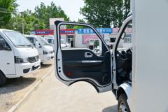 东风途逸 T6 2.0L 122马力 4.05米单排厢式小卡(国六)(EQ5040XXY6CDBAC) 东风途逸 T6 2.0L 122马力 4.05米单排厢式小卡(国六)(EQ5040XXY6CDBAC)