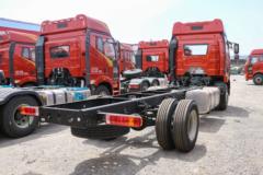 一汽解放 J6L中卡 尊享版 绿通 260马力 4X2 6.75米仓栅式载货车(国六)(CA5180CCYP62K1L4A2E6)