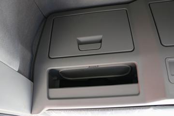 һ����� J6L�п� ������ ��ͨ 260���� 4X2 6.75�ײ�դʽ�ػ���(����)(CA5180CCYP62K1L4A2E6)ͼƬ