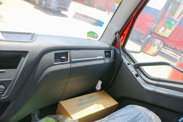 һ����� J6L�п� ������ ��ͨ 260���� 4X2 6.75�ײ�դʽ�ػ���(����)(CA5180CCYP62K1L4A2E6)ͼƬ