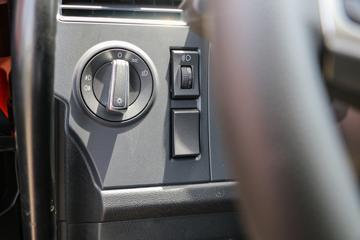 һ����� J6L�п� ������ ��ͨ 260���� 4X2 6.75�ײ�դʽ�ػ���(����)(CA5180CCYP62K1L4A2E6)ͼƬ