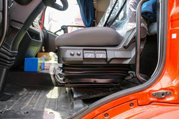 һ����� J6L�п� ������ ��ͨ 260���� 4X2 6.75�ײ�դʽ�ػ���(����)(CA5180CCYP62K1L4A2E6)ͼƬ