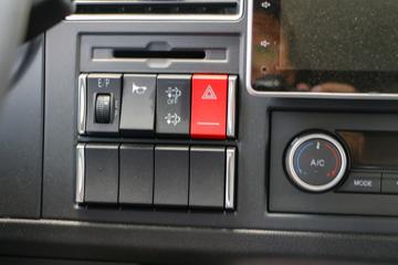 һ����� J6L 240���� 4X2 6����س�(�߶�)ͼƬ