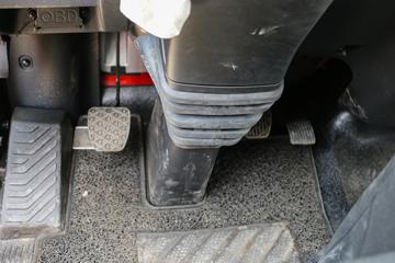 һ����� J6L 240���� 4X2 6����س�(�߶�)ͼƬ