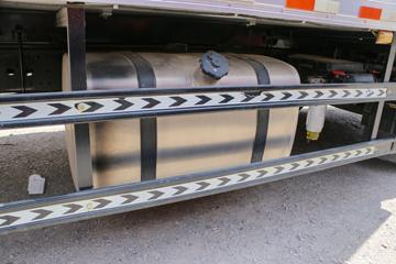 һ����� J6L 240���� 4X2 6����س�(�߶�)ͼƬ