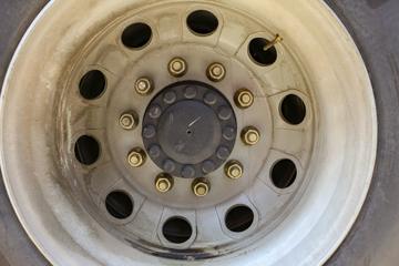 һ����� J6L 240���� 4X2 6����س�(�߶�)ͼƬ