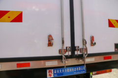 一汽解放 J6L 240马力 4X2 6米冷藏车(高顶)(CA5180XLCP62K1L4E5)