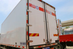 一汽解放 J6L 240马力 4X2 6米冷藏车(高顶)(CA5180XLCP62K1L4E5)