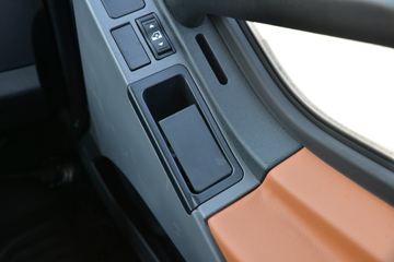 һ����� ��J6P�ؿ� �캽��2.0 560���� 6X4ǣ����(����)(CA4250P66K25T1E6)ͼƬ