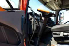 一汽解放 新J6P重卡 领航版2.0 560马力 6X4牵引车(国六)(CA4250P66K25T1E6)