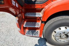 一汽解放 新J6P重卡 领航版2.0 560马力 6X4牵引车(国六)(CA4250P66K25T1E6)