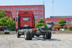 一汽解放 J6L中卡 尊享版 绿通款 260马力 4X2 6.75米仓栅式载货车(国六)(CA5170CCYP62K1L4A2E6)