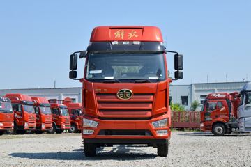一汽解放 J6L中卡 尊享版 绿通款 260马力 4X2 6.75米栏板载货车(国六)(高顶)(速比4.333)(CA1180P62K1L4E6)