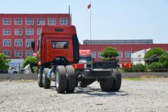 一汽解放 J6L 质惠版 260马力 6X2 7.7米仓栅式载货车(CA5250CCYP62K1L5T3E6)