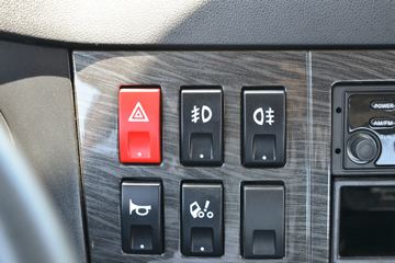 һ����� J6L �ʻݰ� 260���� 6X2 7.7�ײ�դʽ�ػ���(CA5250CCYP62K1L5T3E6)ͼƬ