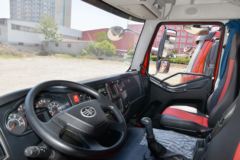 一汽解放 J6L 质惠版 260马力 6X2 7.7米仓栅式载货车(CA5250CCYP62K1L5T3E6)