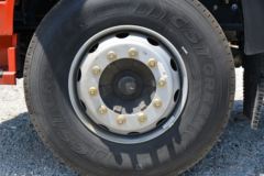 一汽解放 J6L 质惠版 260马力 6X2 7.7米仓栅式载货车(CA5250CCYP62K1L5T3E6)