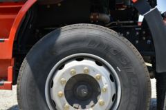 一汽解放 J6L 质惠版 260马力 6X2 7.7米仓栅式载货车(CA5250CCYP62K1L5T3E6)