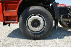 一汽解放 J6L 质惠版 260马力 6X2 7.7米仓栅式载货车(CA5250CCYP62K1L5T3E6)