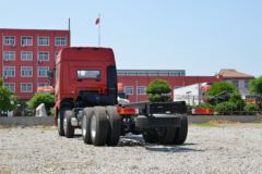 青岛解放 JH6重卡 领航版 460马力 8X4 8.6米AMT自动挡仓栅式载货车(国六)