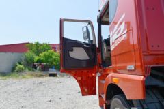 青岛解放 JH6重卡 领航版 460马力 8X4 8.6米AMT自动挡仓栅式载货车(国六)