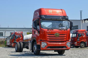 青岛解放 JK6中卡 220马力 4X2 6.8米栏板载货车(CA1180P28K2L2E6A80)