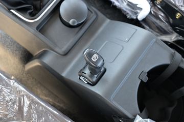 �ൺ��� JK6�п� 260���� 4X2 6.75�ײ�դʽ�ػ���(����)(�߶�)(CA5180CCYP28K1L4E6)ͼƬ