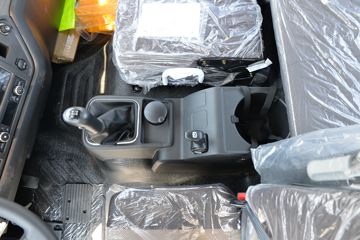 �ൺ��� JK6�п� 260���� 4X2 6.75�ײ�դʽ�ػ���(����)(�߶�)(CA5180CCYP28K1L4E6)ͼƬ