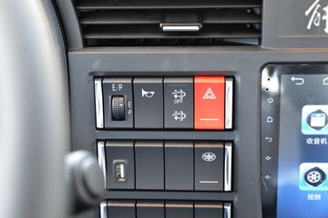 �ൺ��� JK6�п� 260���� 4X2 6.75�ײ�դʽ�ػ���(����)(�߶�)(CA5180CCYP28K1L4E6)ͼƬ