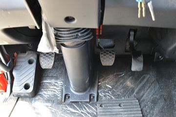 �ൺ��� JK6�п� 260���� 4X2 6.75�ײ�դʽ�ػ���(����)(�߶�)(CA5180CCYP28K1L4E6)ͼƬ