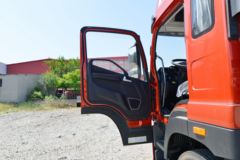 青岛解放 JK6中卡 260马力 4X2 6.75米仓栅式载货车(国六)(高顶)(CA5180CCYP28K1L4E6)