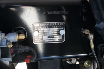 �ൺ��� JK6�п� 260���� 4X2 6.75�ײ�դʽ�ػ���(����)(�߶�)(CA5180CCYP28K1L4E6)ͼƬ