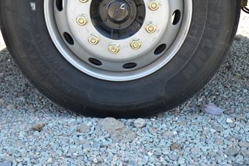 �ൺ��� JK6�п� 260���� 4X2 6.75�ײ�դʽ�ػ���(����)(�߶�)(CA5180CCYP28K1L4E6)ͼƬ