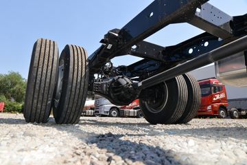 �ൺ��� JK6�п� 260���� 4X2 6.75�ײ�դʽ�ػ���(����)(�߶�)(CA5180CCYP28K1L4E6)ͼƬ