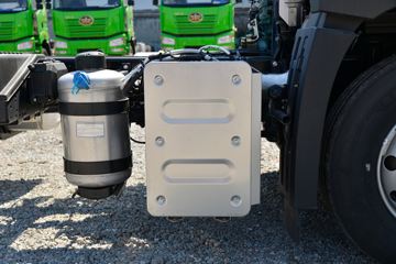 �ൺ��� JK6�п� 260���� 4X2 6.75�ײ�դʽ�ػ���(����)(�߶�)(CA5180CCYP28K1L4E6)ͼƬ