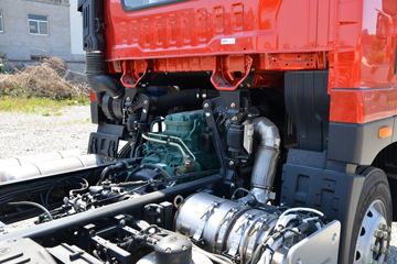 �ൺ��� JK6�п� 260���� 4X2 6.75�ײ�դʽ�ػ���(����)(�߶�)(CA5180CCYP28K1L4E6)ͼƬ