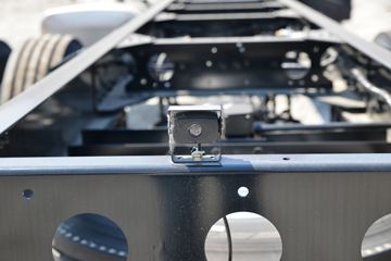 �ൺ��� JK6�п� 260���� 4X2 6.75�ײ�դʽ�ػ���(����)(�߶�)(CA5180CCYP28K1L4E6)ͼƬ