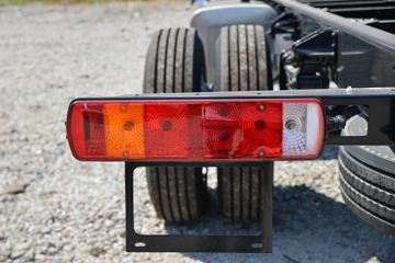 �ൺ��� JK6�п� 260���� 4X2 6.75�ײ�դʽ�ػ���(����)(�߶�)(CA5180CCYP28K1L4E6)ͼƬ